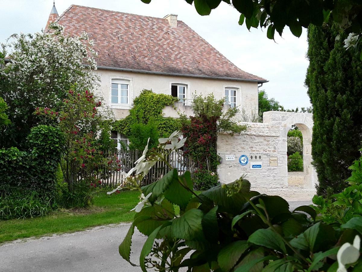 Hotel Le Relais du Haras à Champagné-Saint-Hilaire Extérieur photo